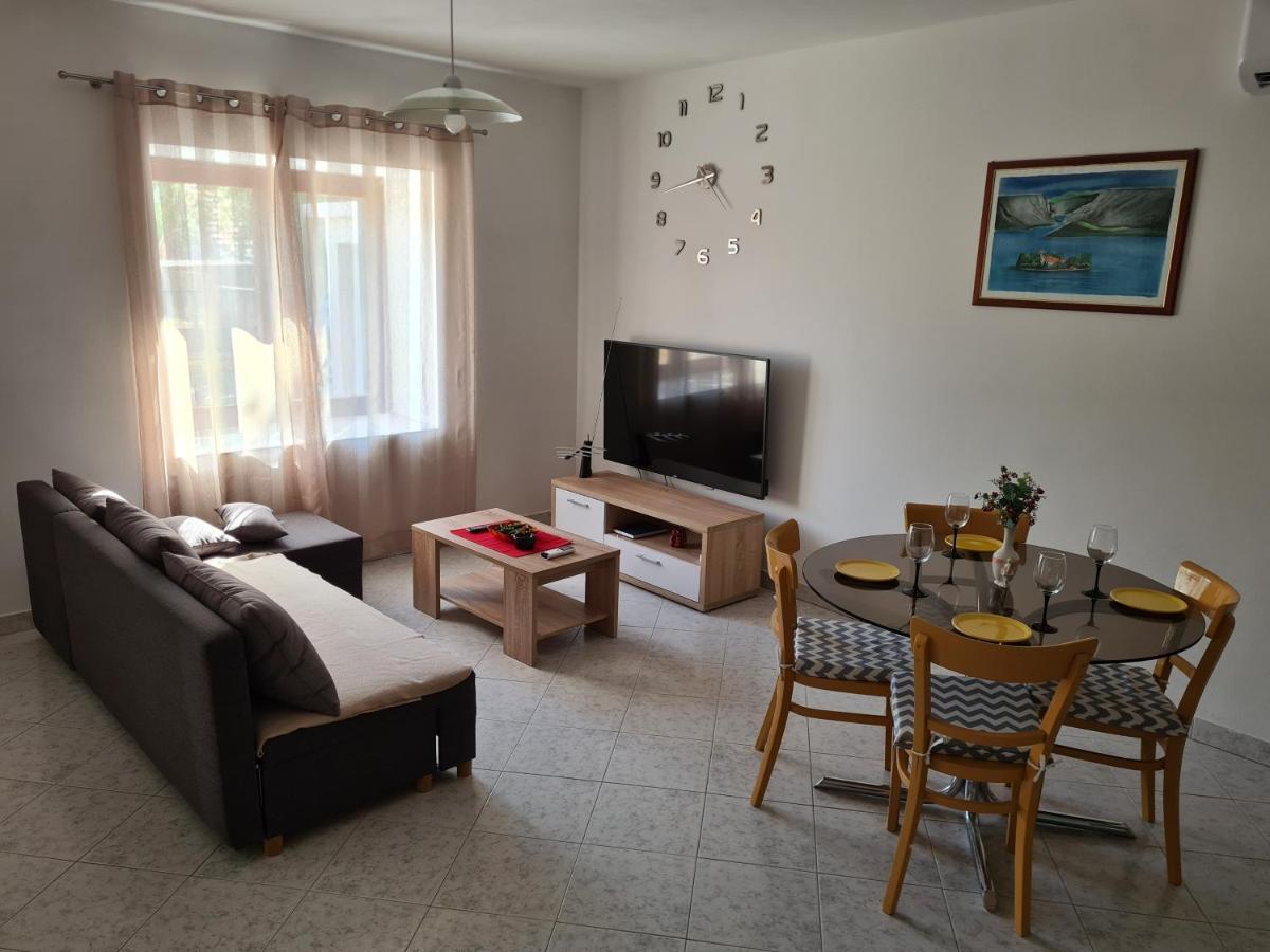 Holiday Home Nena เดอร์นิช ภายนอก รูปภาพ